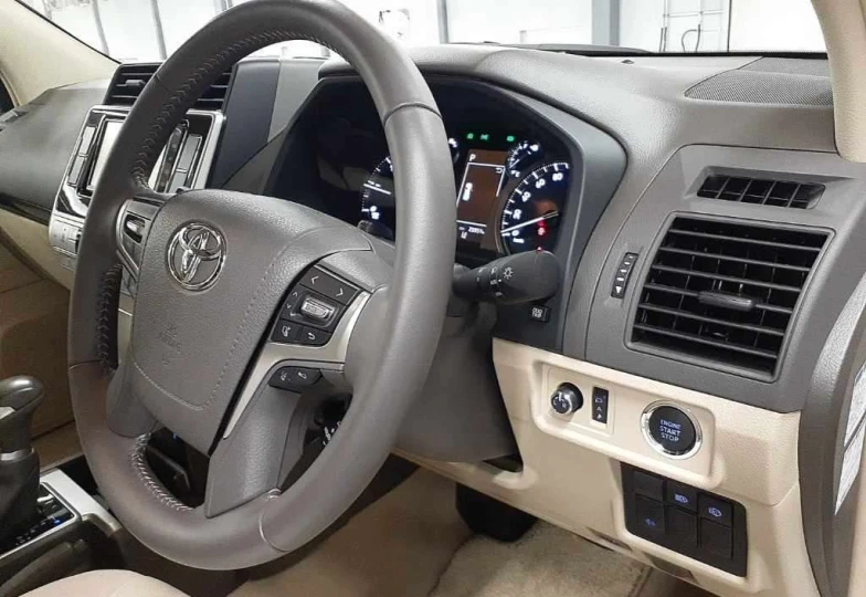 Toyota Land Cruiser Prado White