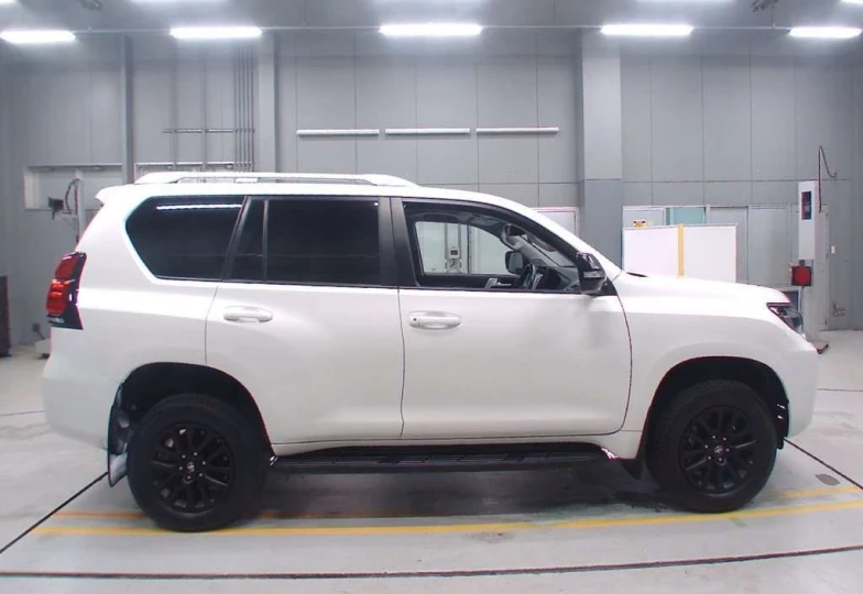 Toyota Land Cruiser Prado White