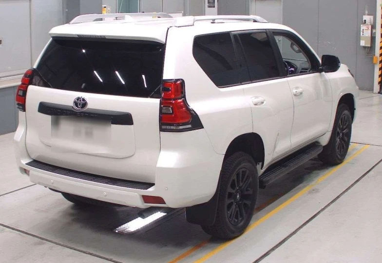Toyota Land Cruiser Prado White