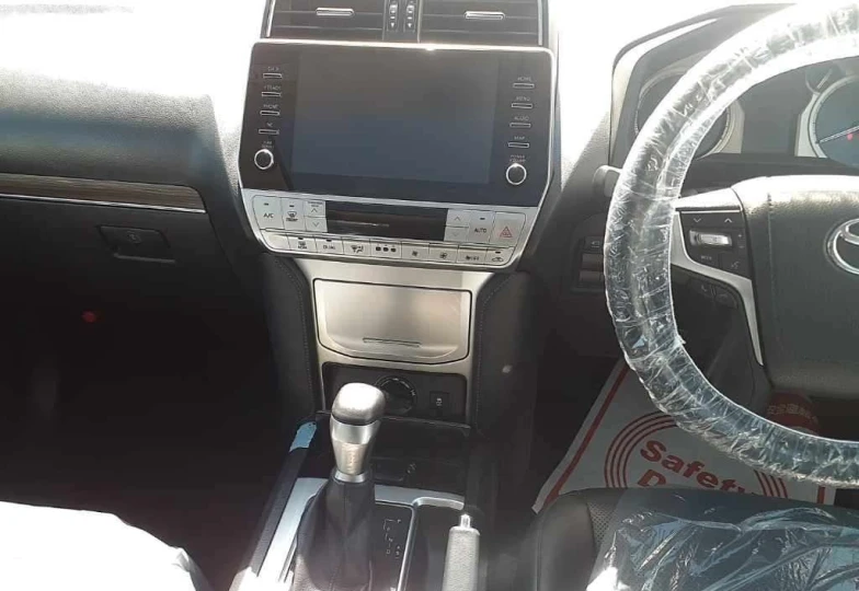 Toyota Land Cruiser Prado White