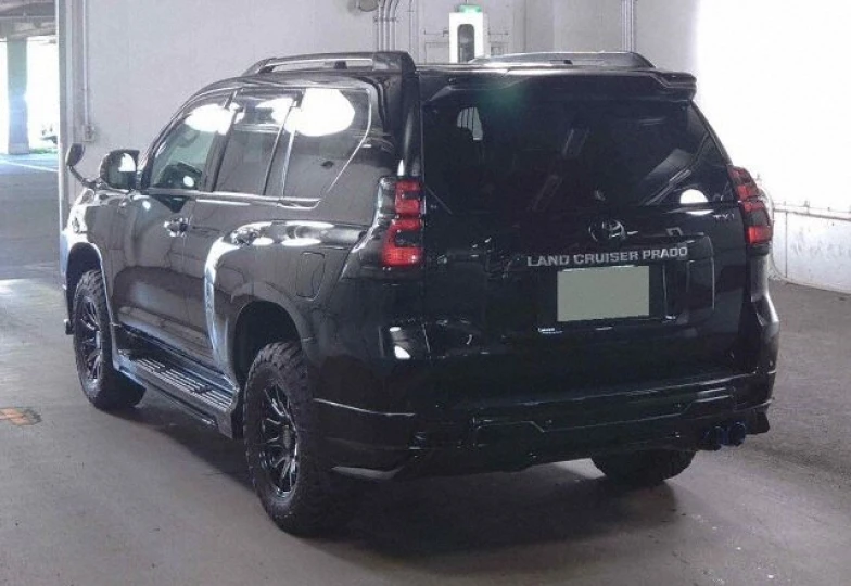 Toyota Land Cruiser Prado Black
