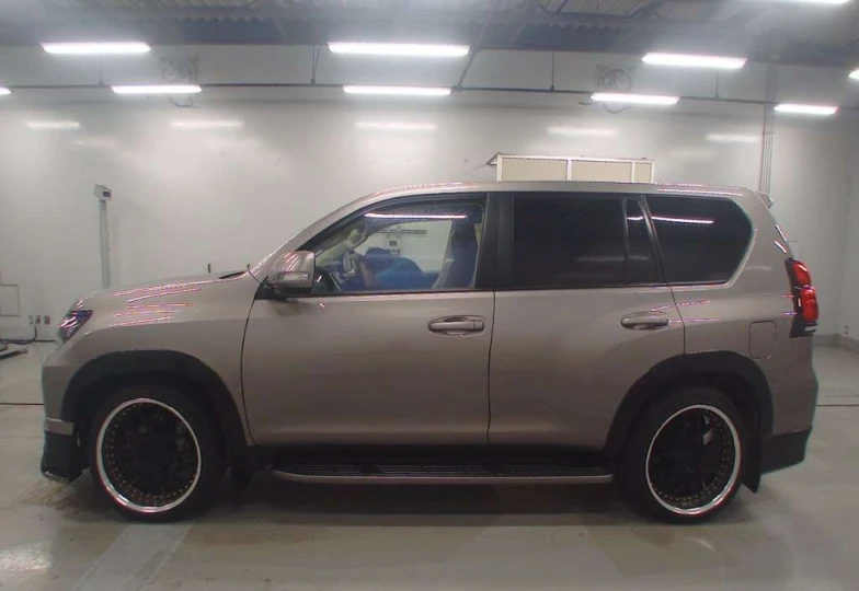 Toyota Land Cruiser Prado Brown