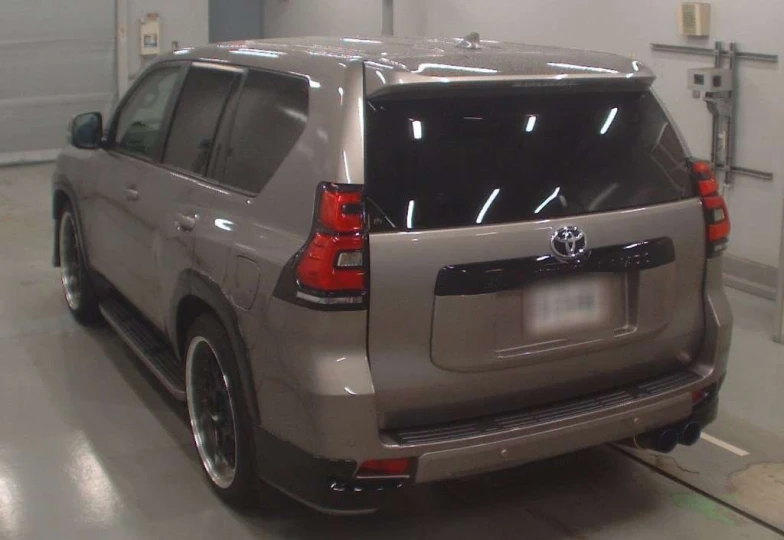 Toyota Land Cruiser Prado Brown