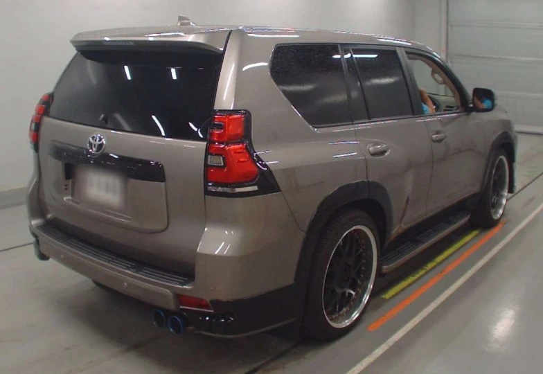 Toyota Land Cruiser Prado Brown