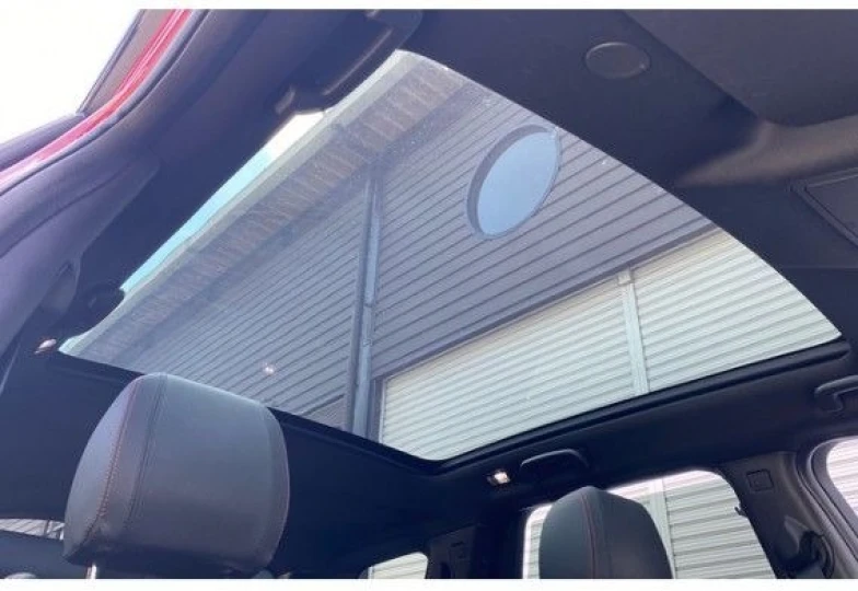 Land Rover Discovery Sport Красный