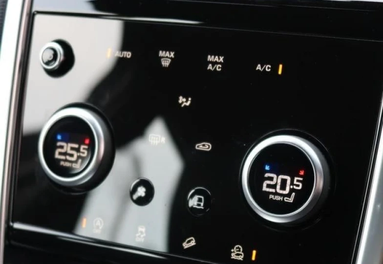 Land Rover Discovery Sport White