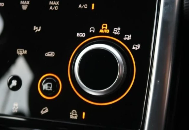 Land Rover Discovery Sport White