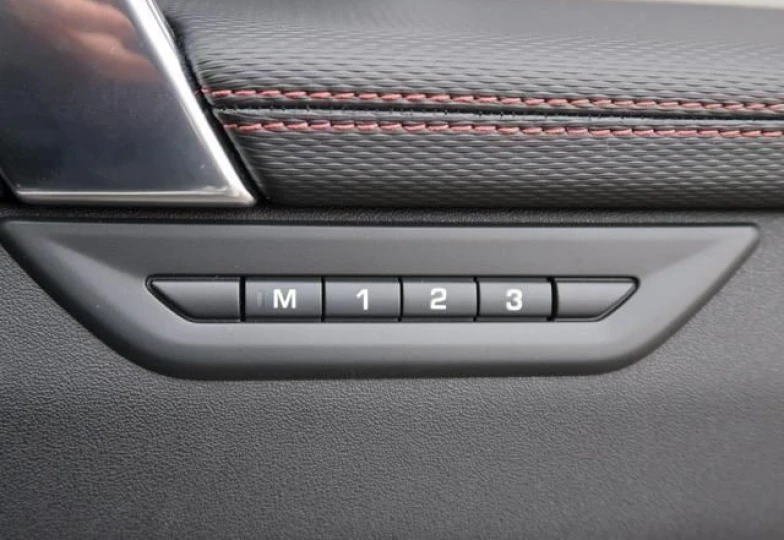 Land Rover Discovery Sport White