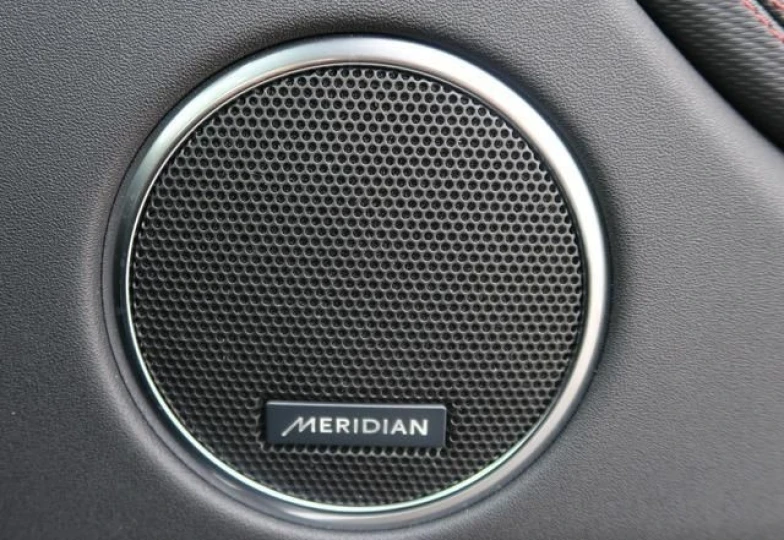 Land Rover Discovery Sport White