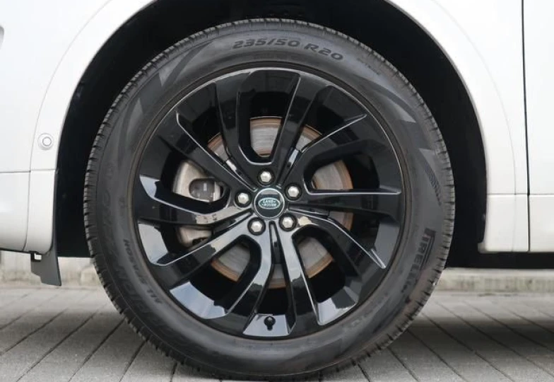 Land Rover Discovery Sport White