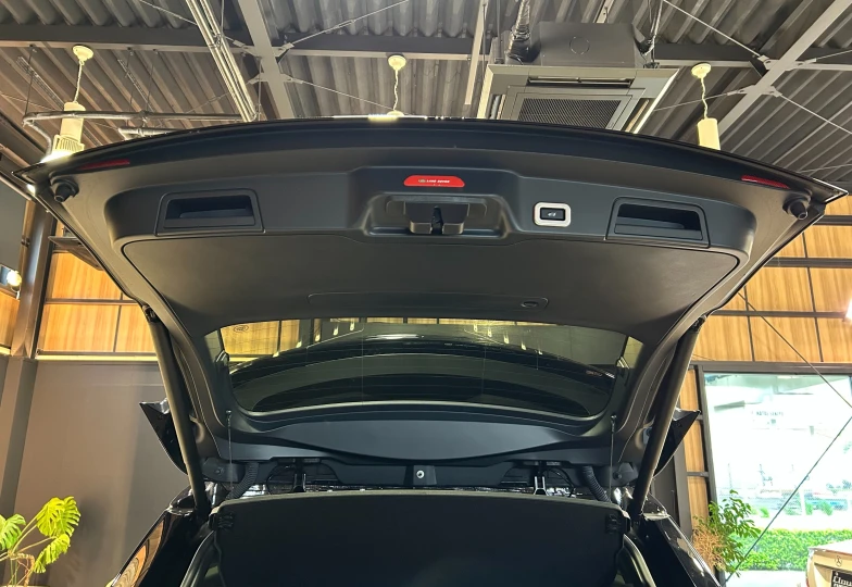 Land Rover Range Rover Black