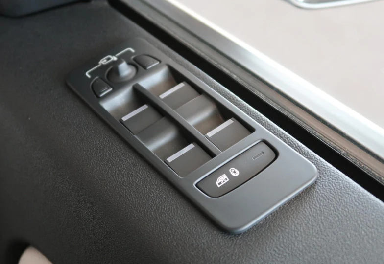 Land Rover Discovery Sport Белый