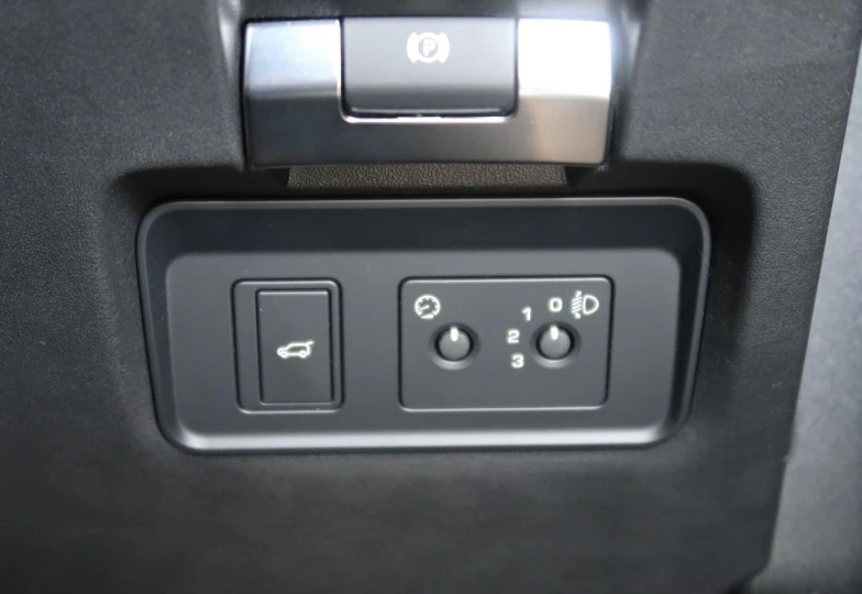 Land Rover Discovery Sport Белый