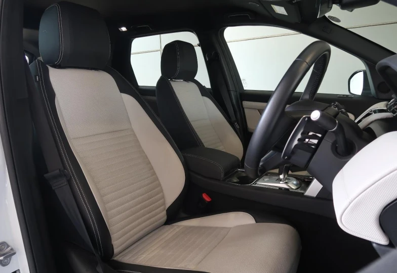 Land Rover Discovery Sport Белый