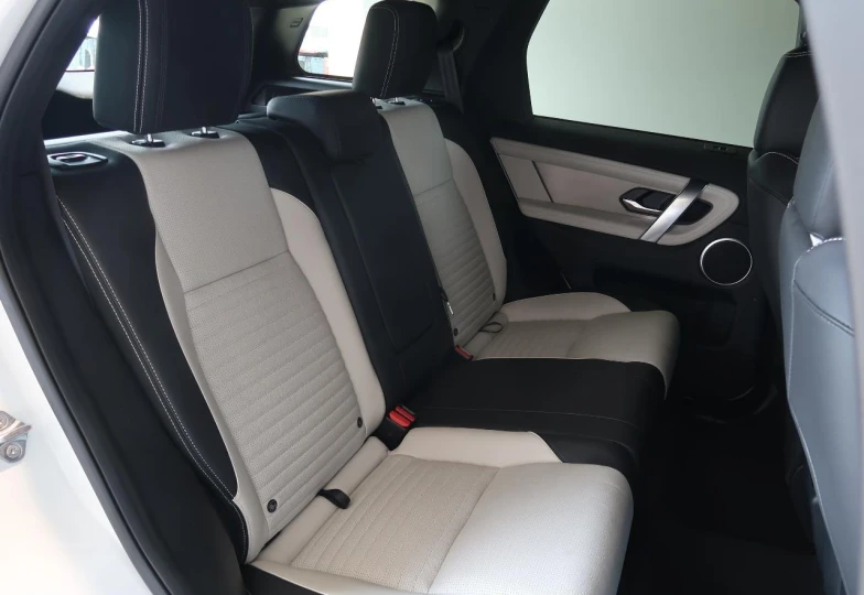 Land Rover Discovery Sport Белый