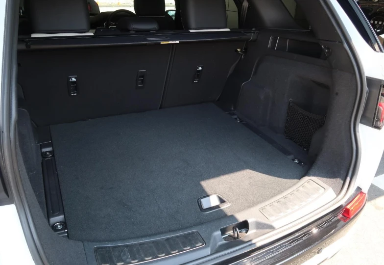Land Rover Discovery Sport Белый
