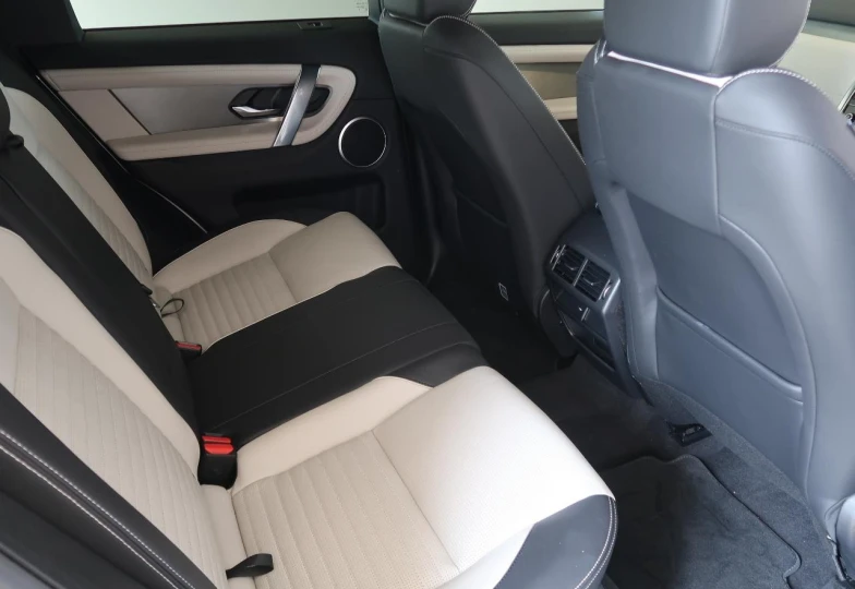 Land Rover Discovery Sport Белый