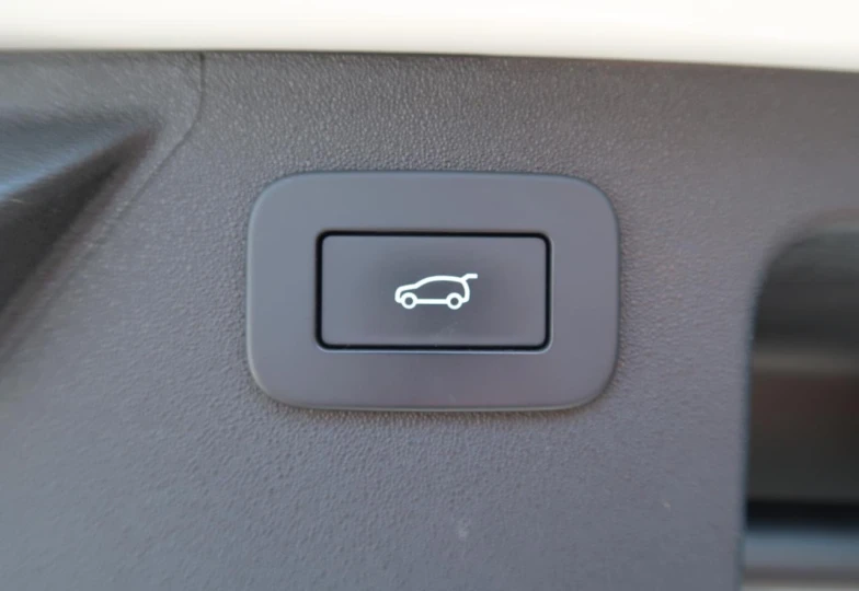 Land Rover Discovery Sport Белый