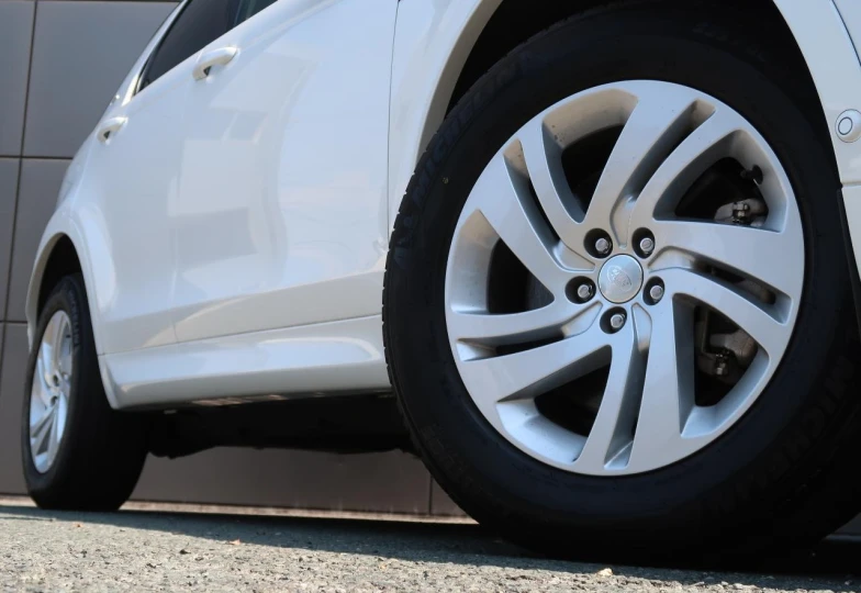 Land Rover Discovery Sport Белый