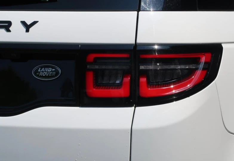 Land Rover Discovery Sport Белый