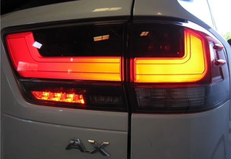 Toyota Land Cruiser 300 White