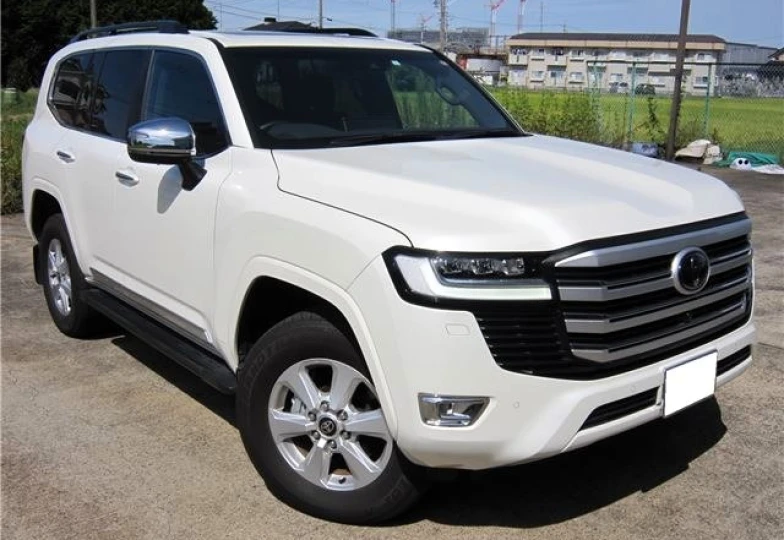 Toyota Land Cruiser 300 White