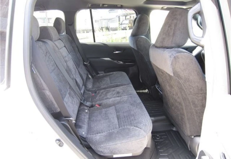 Toyota Land Cruiser 300 White