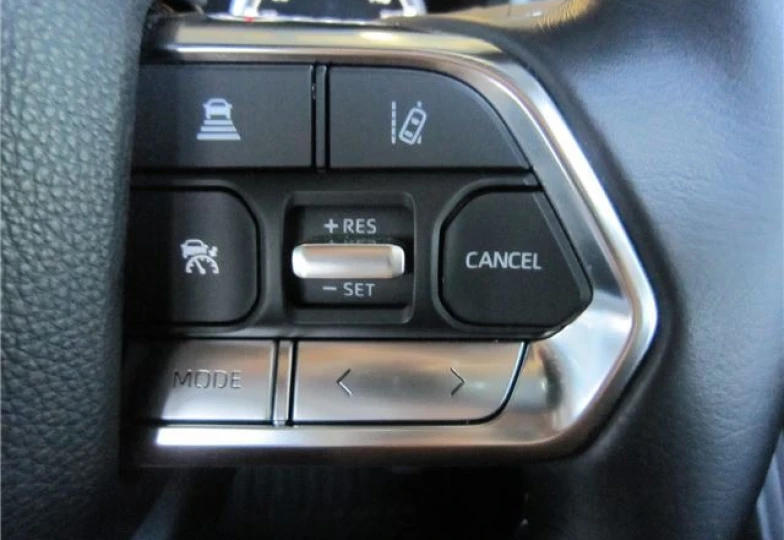 Toyota Land Cruiser 300 White