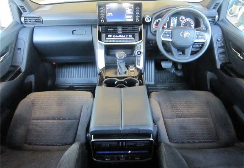 Toyota Land Cruiser 300 White