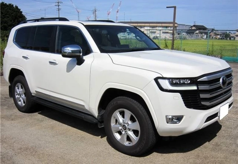 Toyota Land Cruiser 300 White