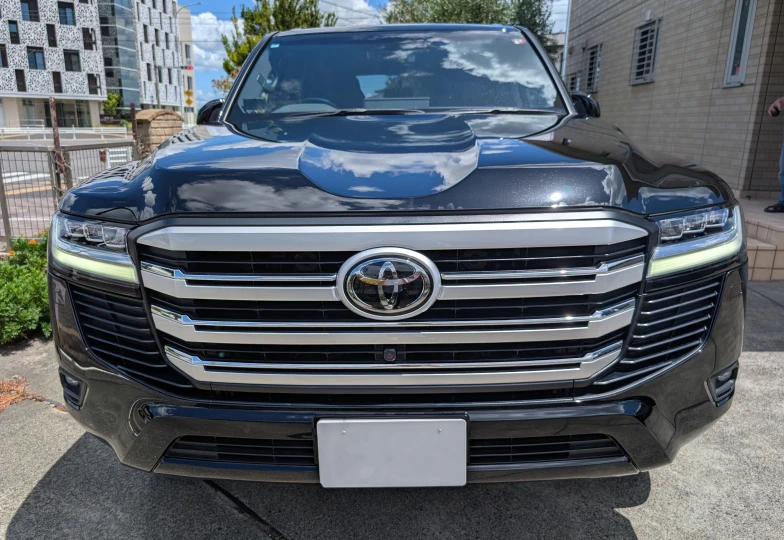 Toyota Land Cruiser 300 Black