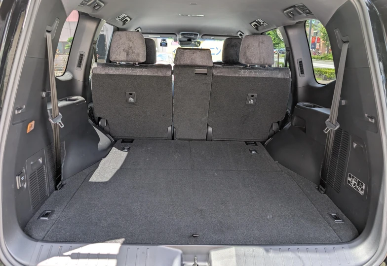 Toyota Land Cruiser 300 Black