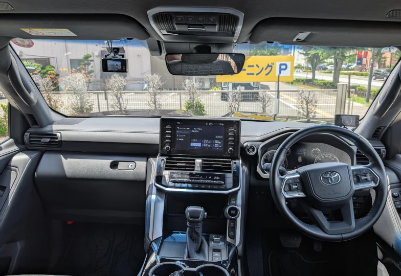 Toyota Land Cruiser 300 Black