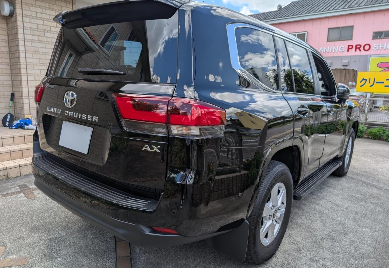 Toyota Land Cruiser 300 Black