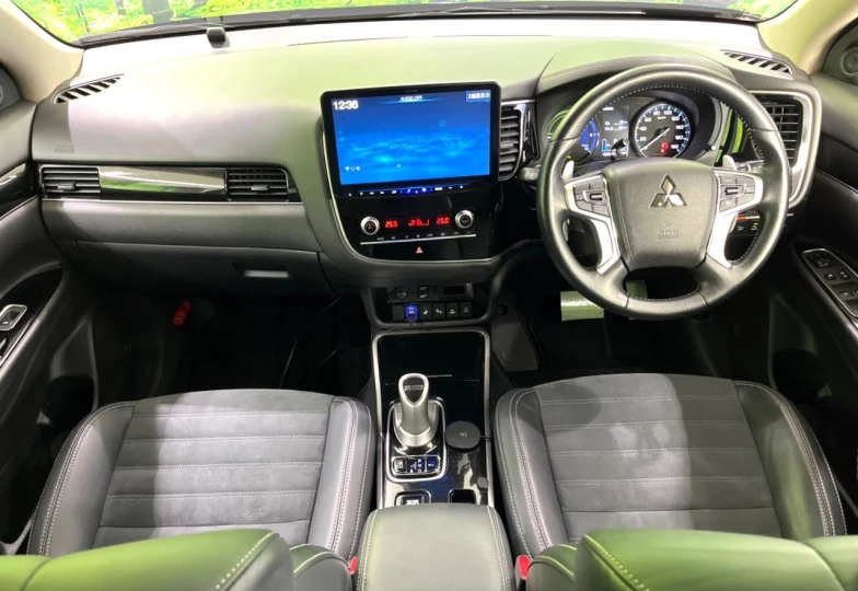 Mitsubishi Outlander Black