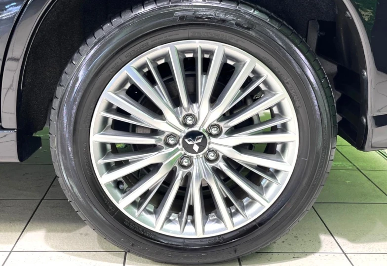 Mitsubishi Outlander Black