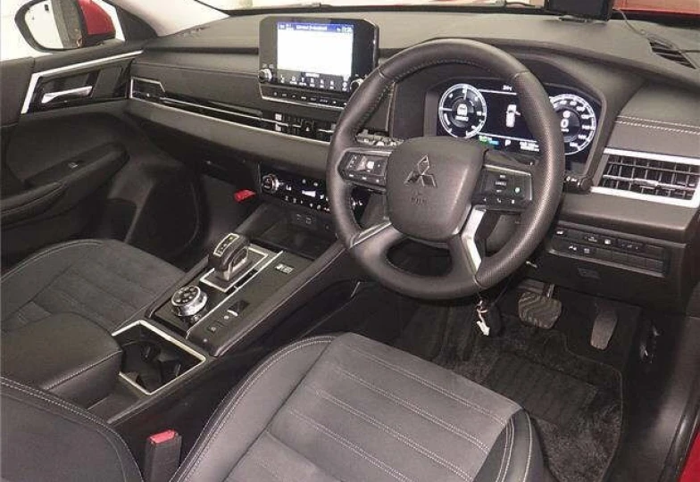 Mitsubishi Outlander Red