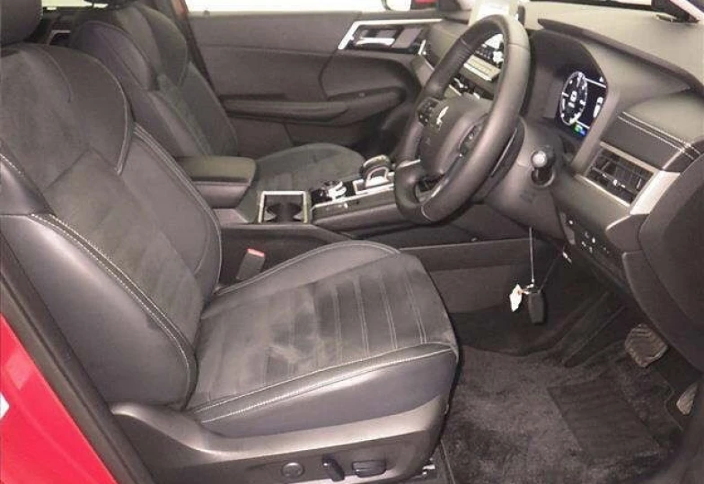 Mitsubishi Outlander Red