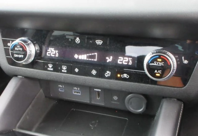 Mitsubishi Outlander Black