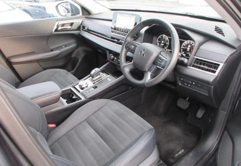 Mitsubishi Outlander Black