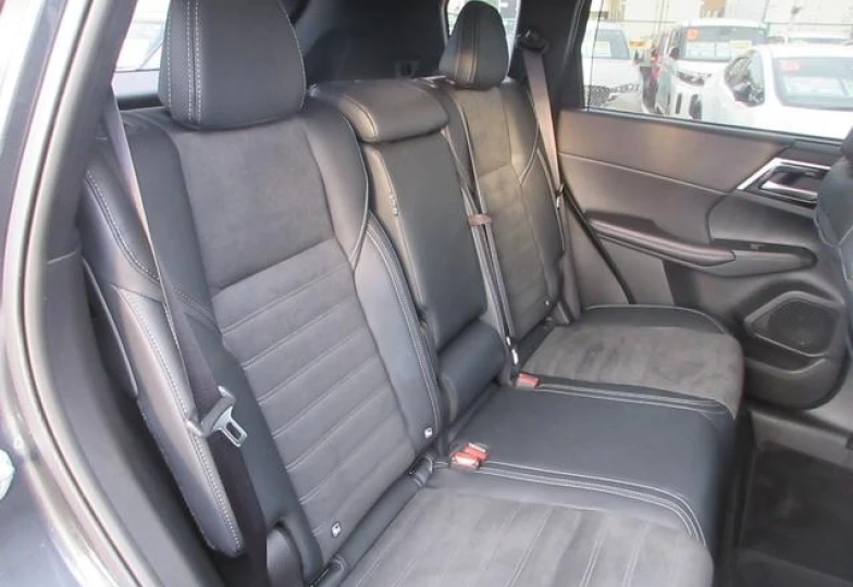 Mitsubishi Outlander Black