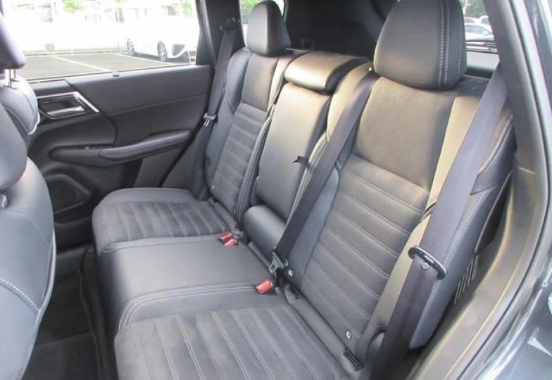 Mitsubishi Outlander Black