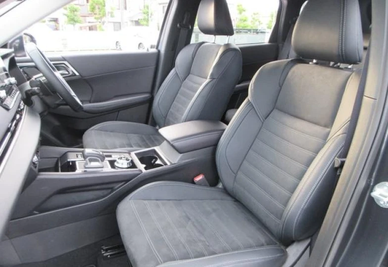 Mitsubishi Outlander Black