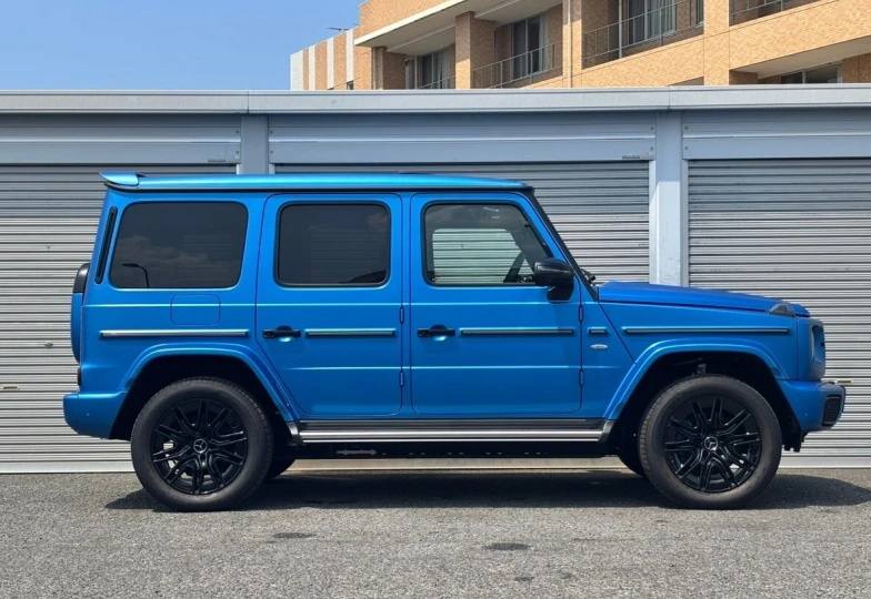 Mercedes G-class Blue