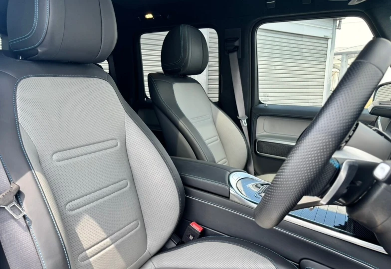 Mercedes G-class Blue