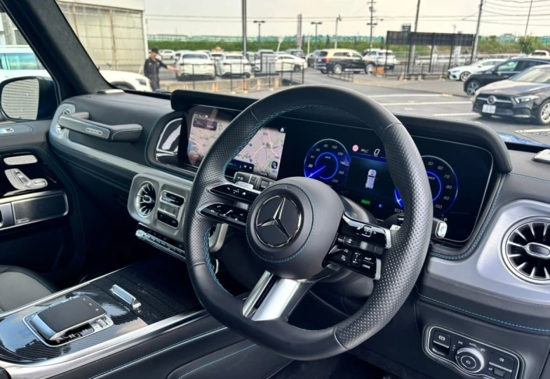 Mercedes G-class Blue