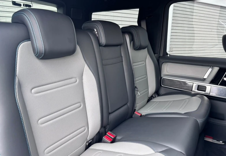 Mercedes G-class Blue