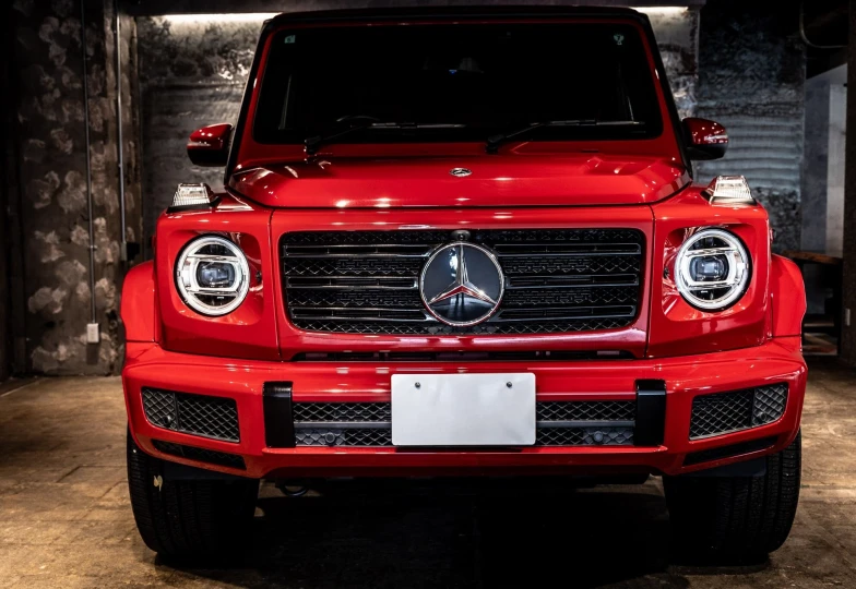 Mercedes G-class Red