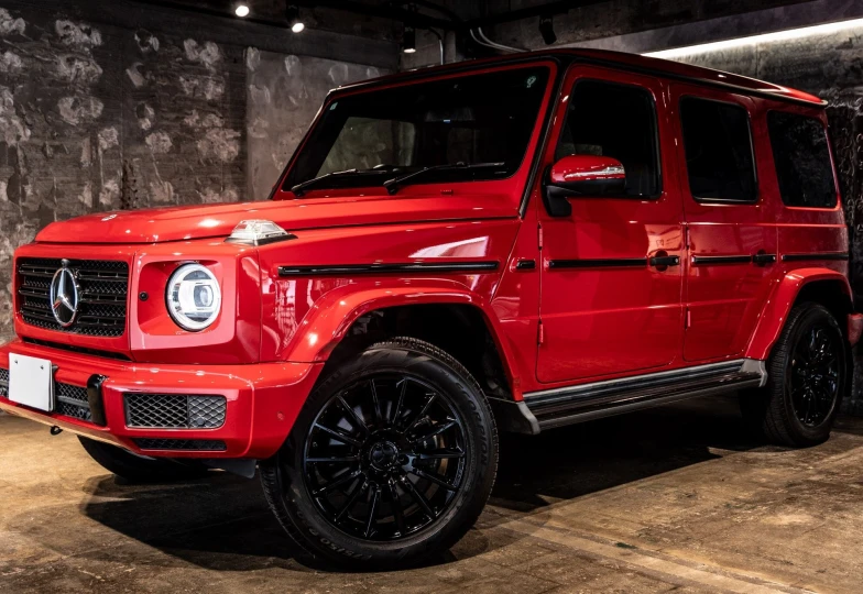 Mercedes G-class Red