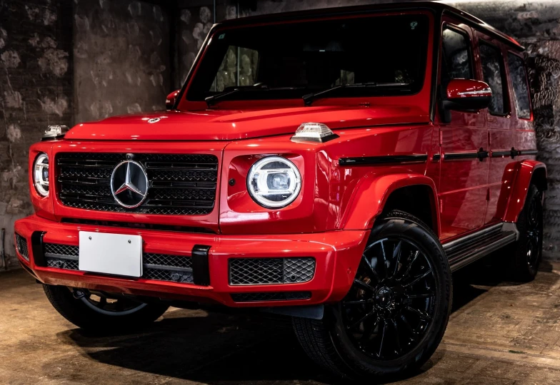 Mercedes G-class Red